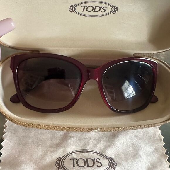 Authentic Tod's burgundy/wine color Sunglasses - Picture 1 of 8